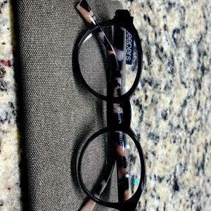 PEEPERS!  Perfect for fall. 1.75 strength Apollo style